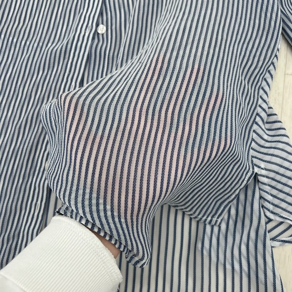 Chicos Striped Button Down Shirt Womens Size 1 Med Blue White Lightweight Sheer - Picture 4 of 8